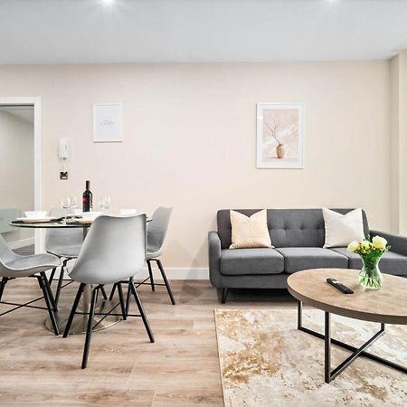 New Luxury Two Bedroom Apartment - City Centre - Netflix - Wifi - Top Rated - Jq 8Ah Birmingham Bagian luar foto