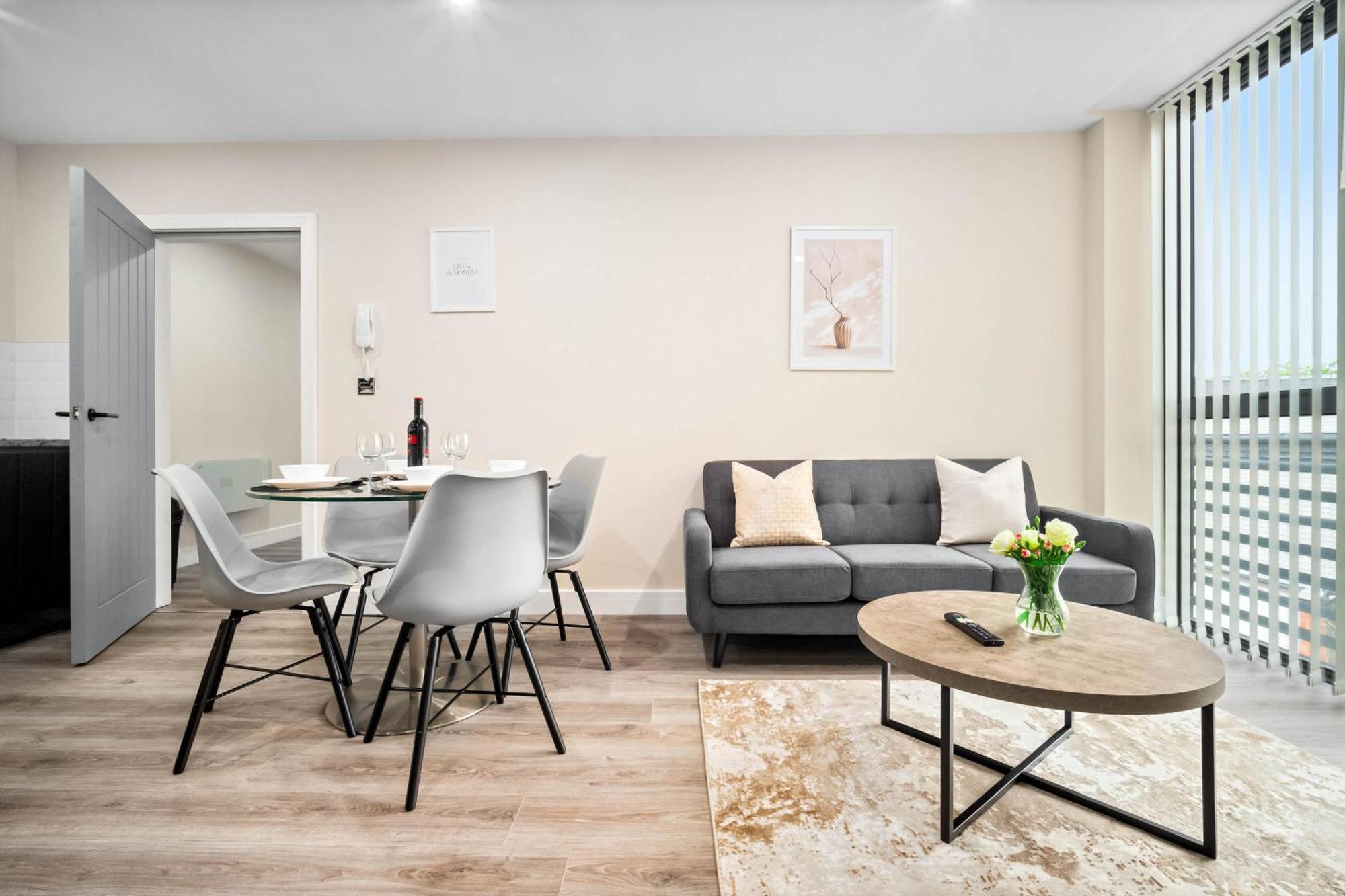New Luxury Two Bedroom Apartment - City Centre - Netflix - Wifi - Top Rated - Jq 8Ah Birmingham Bagian luar foto