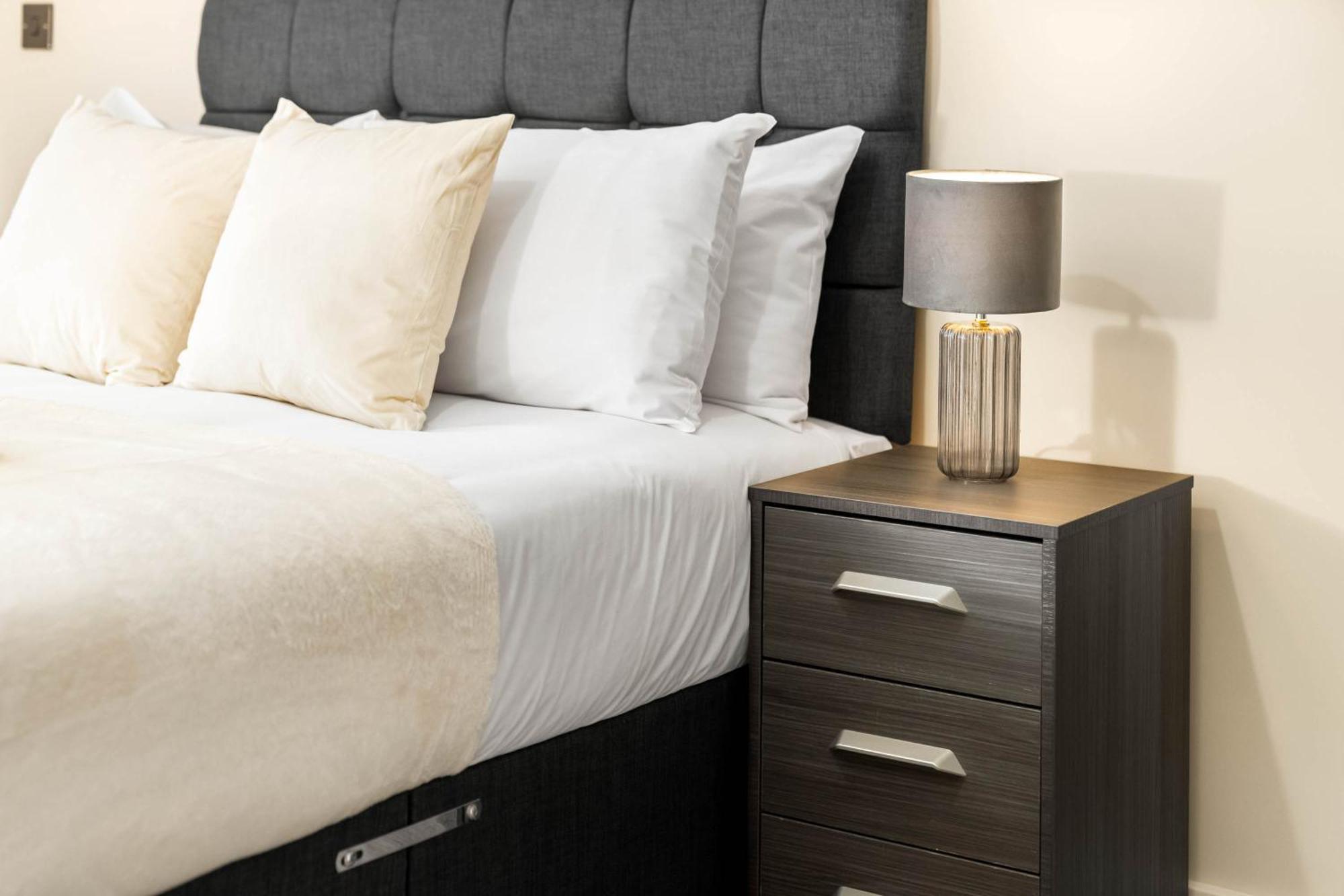 New Luxury Two Bedroom Apartment - City Centre - Netflix - Wifi - Top Rated - Jq 8Ah Birmingham Bagian luar foto