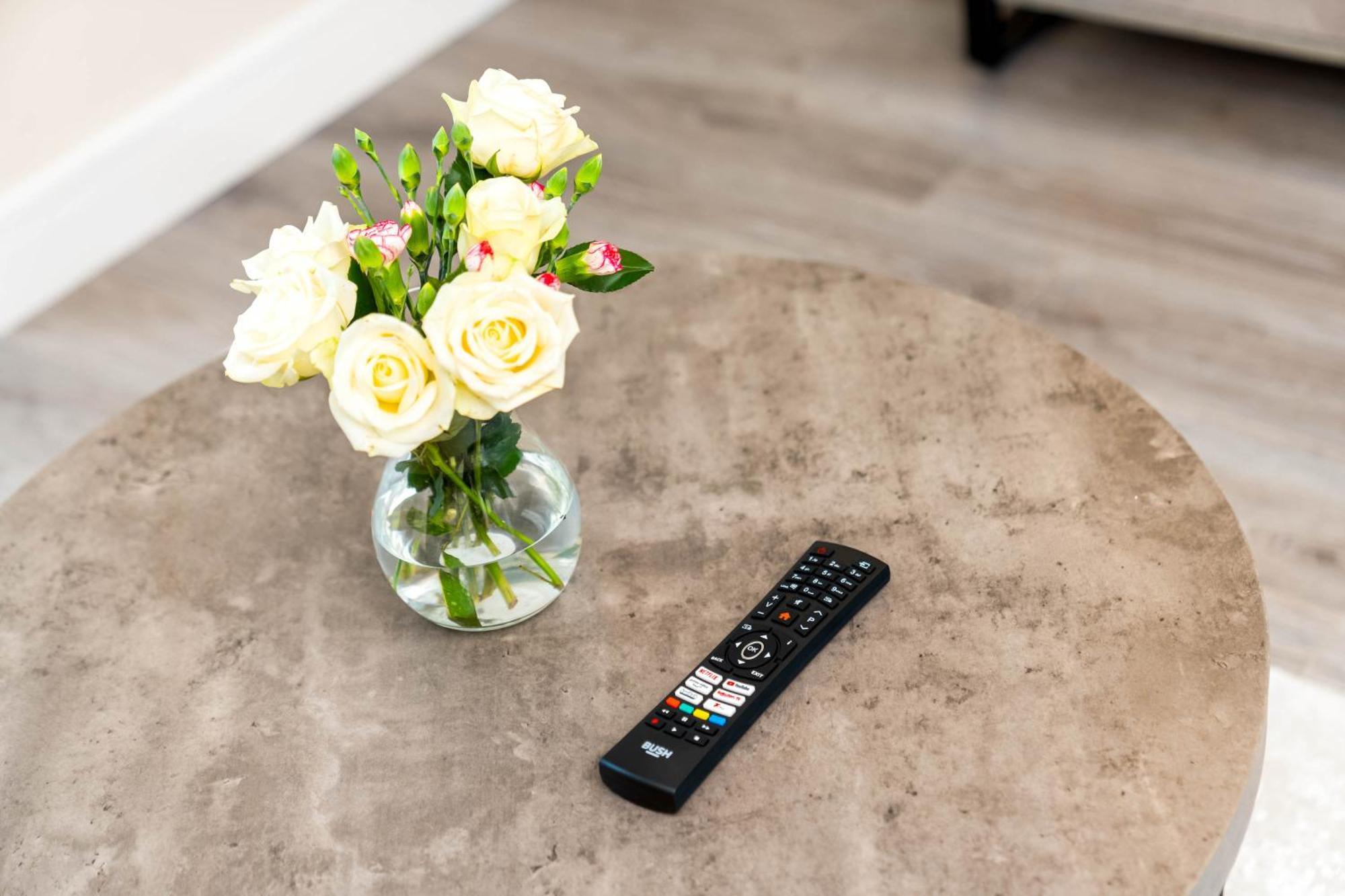New Luxury Two Bedroom Apartment - City Centre - Netflix - Wifi - Top Rated - Jq 8Ah Birmingham Bagian luar foto