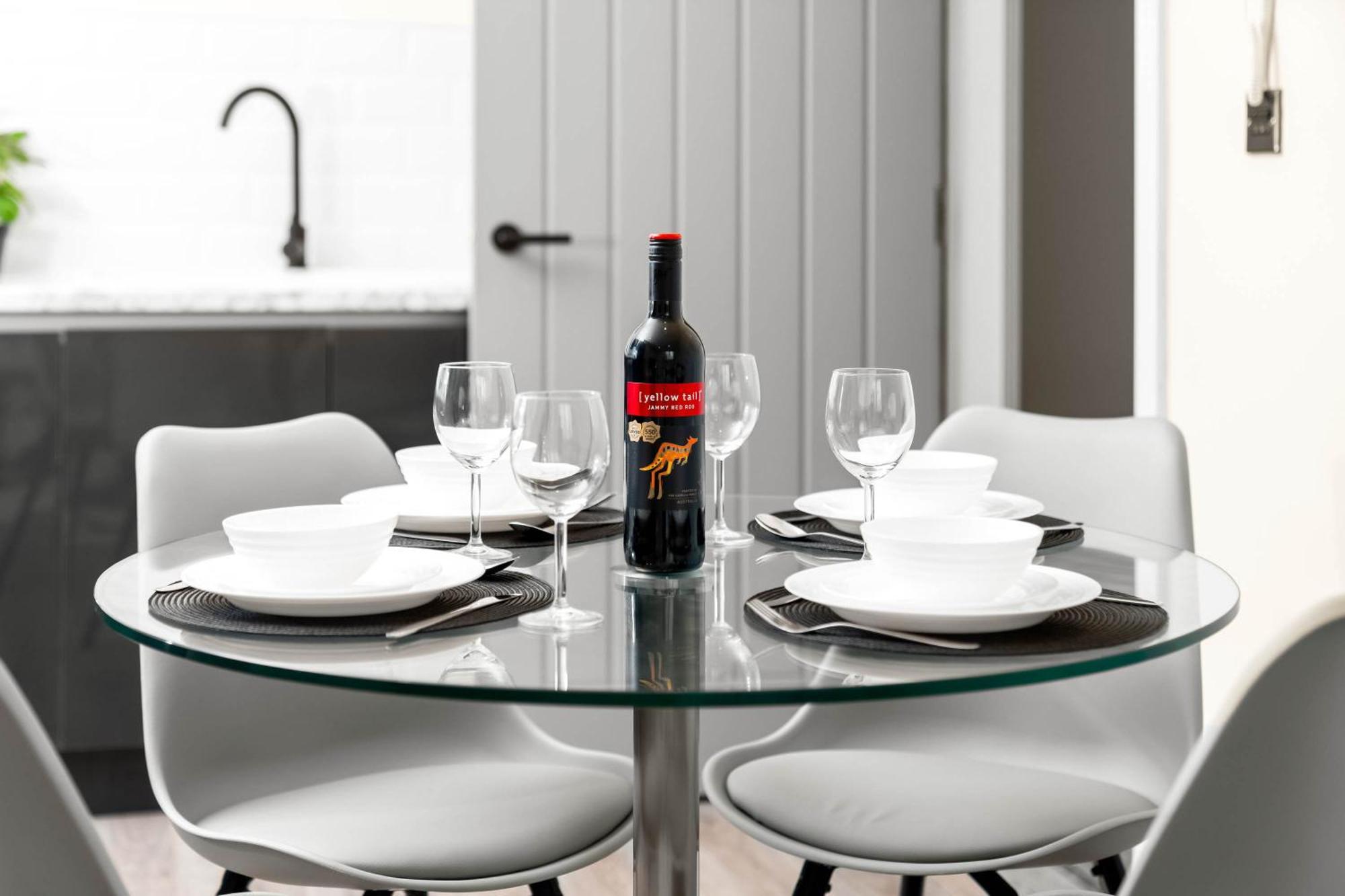 New Luxury Two Bedroom Apartment - City Centre - Netflix - Wifi - Top Rated - Jq 8Ah Birmingham Bagian luar foto